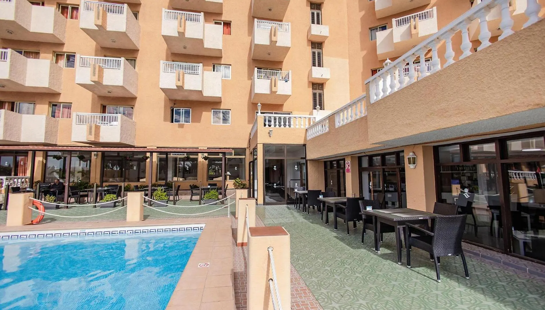 Servatur Caribe 美洲海滩 公寓式酒店